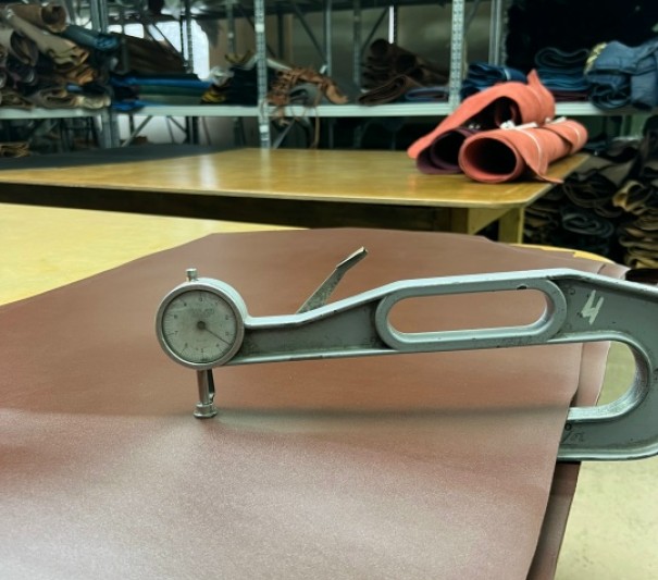 Кожа Ременная Коричневая, с финишем, 3,5+ мм, средний размер 180-200 дм²