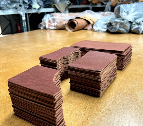 Кошелек № 3 Юфть т орех 2.0-2.4 мм